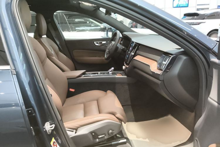 Used Volvo XC60 2025 B5 Four-Wheel Drive Smart & Advanced Luxury Edition