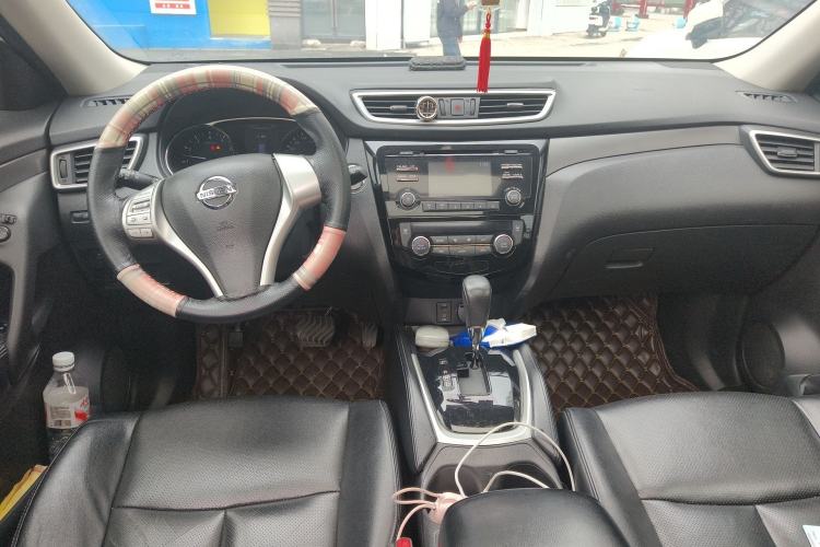 Used Nissan X-Trail 2015 2.0L CVT Comfort MAX Edition 2WD Center Console