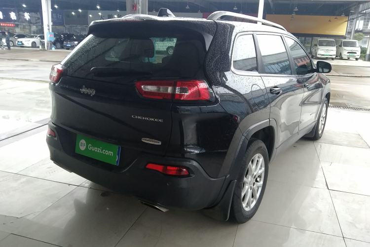 Used Jeep Cherokee 2016 2.4L Leading Edition Rear Right 45 Deg