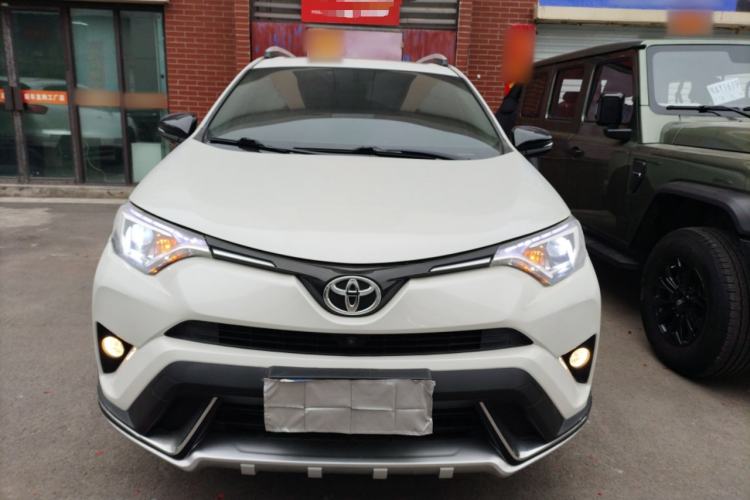Used Toyota RAV4 2018 2.0L CVT Two-Wheel Drive Fashion X Edition