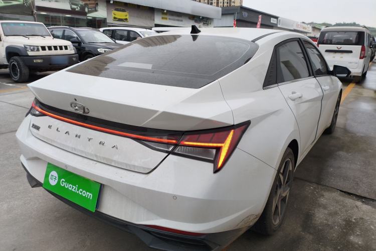 Used Hyundai Elantra 2022 1.5L CVT LUX Prestige Edition
