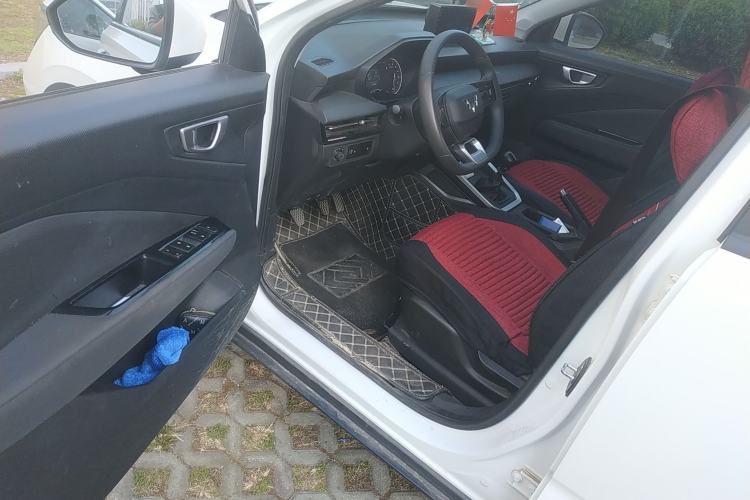 Used Wuling Alvez 2022 1.5L Manual Free-Style Model Driver Seat