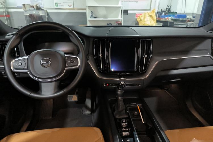 Used Volvo XC60 2018 T5 4x4 Smart Edition