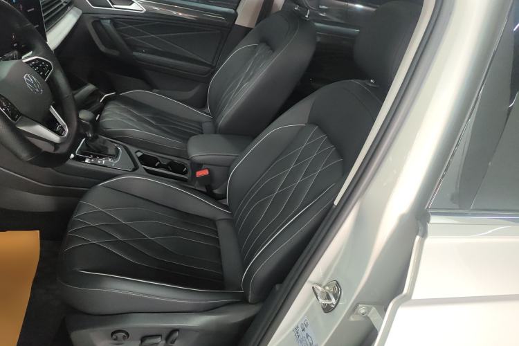 Used Volkswagen Tiguan L 2023 330TSI Automatic Two-Wheel Drive R-Line Enjoyment Edition
