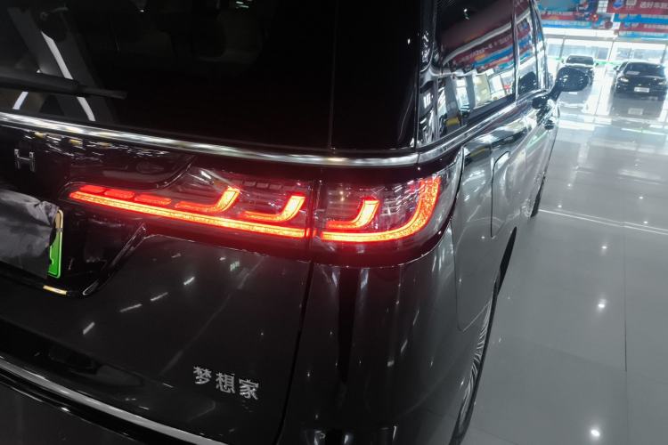 Used VOYAH Dream 2022 0-Emission Edition Dream+ Smart Range Package – 605 km