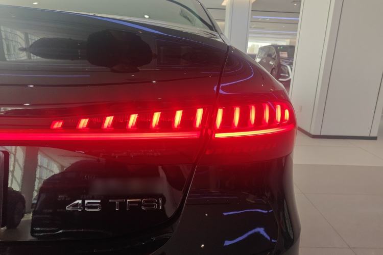 Used Audi A7L 2024 45TFSI S-line Dream-Building Edition Flow Crystal Package