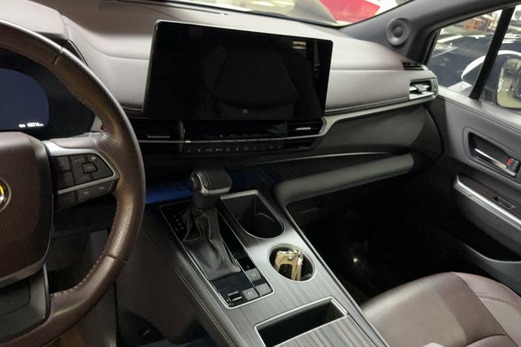 Used Toyota SIENNA 2021 2.5L Hybrid Platinum Edition Audio And AC Panel