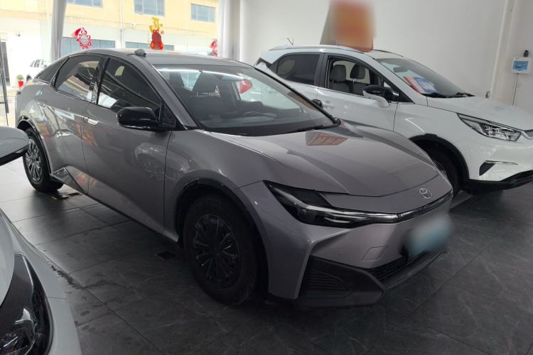 Used Toyota bZ3 2023 517 km Elite PRO Front Right 45 Deg