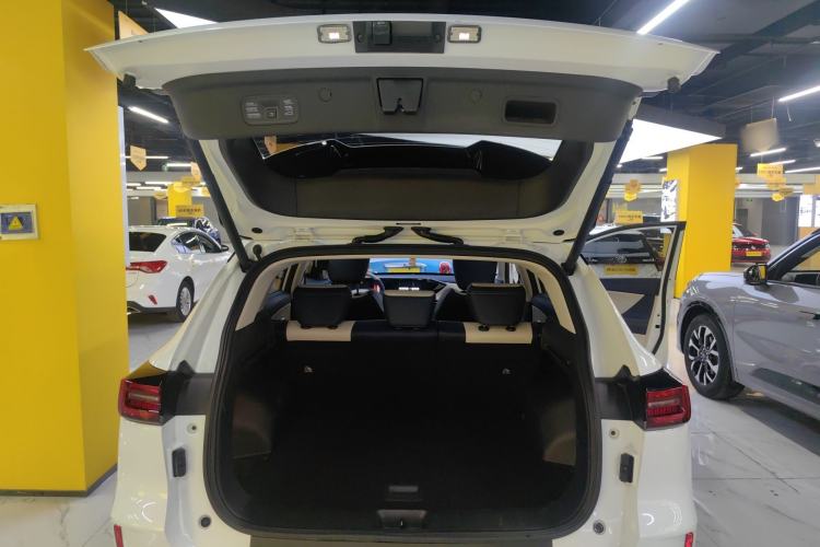 Used Dongfeng Aeolus Huge 2022 Mach Dual-Motor 1.5T MHD Dare-to-Dream Edition