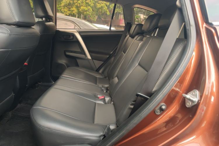 Used Toyota RAV4 2016 2.0L CVT Two-Wheel Drive Fashion Edition China V Standard