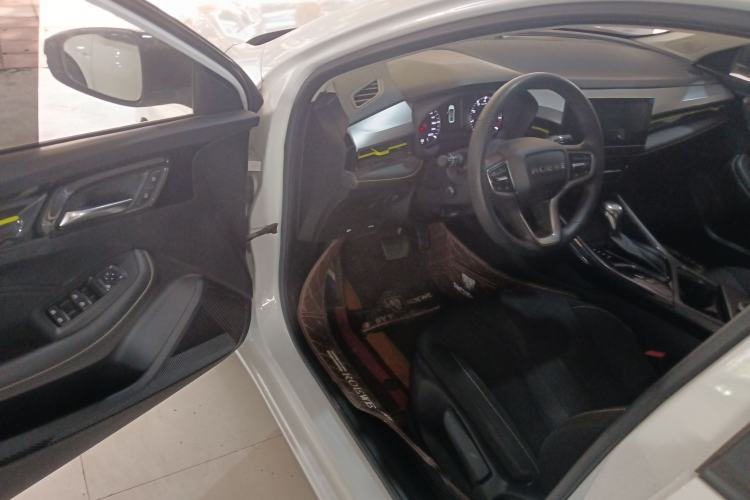 Used Roewe i5 2021 1.5L CVT Platinum Edition
