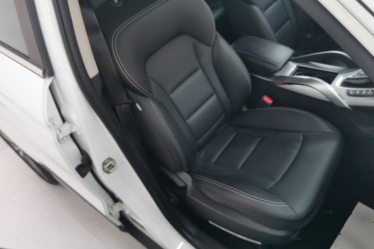 Used Geely Auto Emgrand X7 Sport 2016 1.8TD Automatic Smart Connectivity Version Right Front Seat