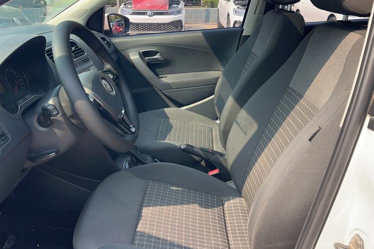 Used Volkswagen Polo 2016 1.6L Automatic Comfort Model
