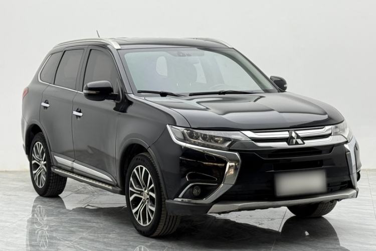 Used Mitsubishi Outlander 2016 2.4L 4x4 Luxury Edition 7-Seater