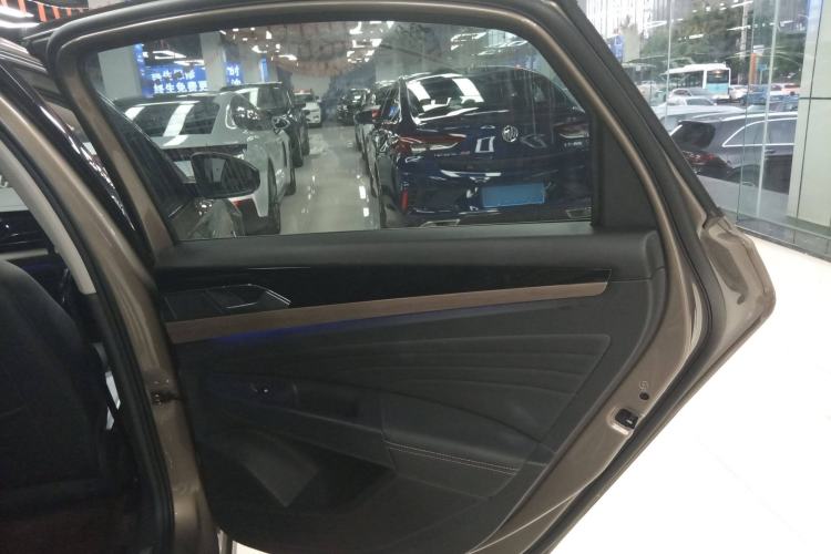 Used Volkswagen Passat 2020 Revised Version 330TSI Luxury Edition China VI Standard