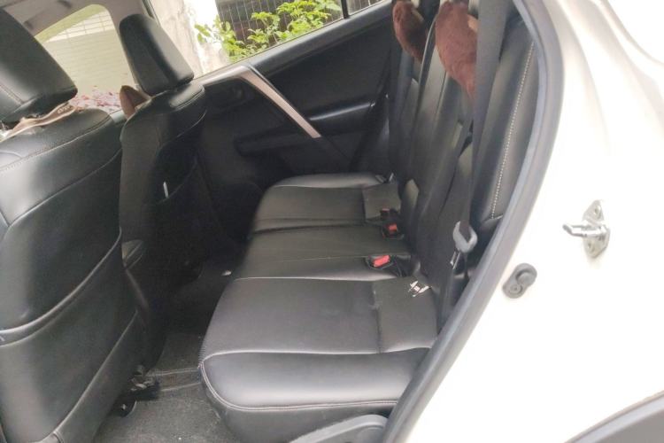 Used Toyota RAV4 2015 2.0L CVT Two-Wheel Drive Fashion Edition
