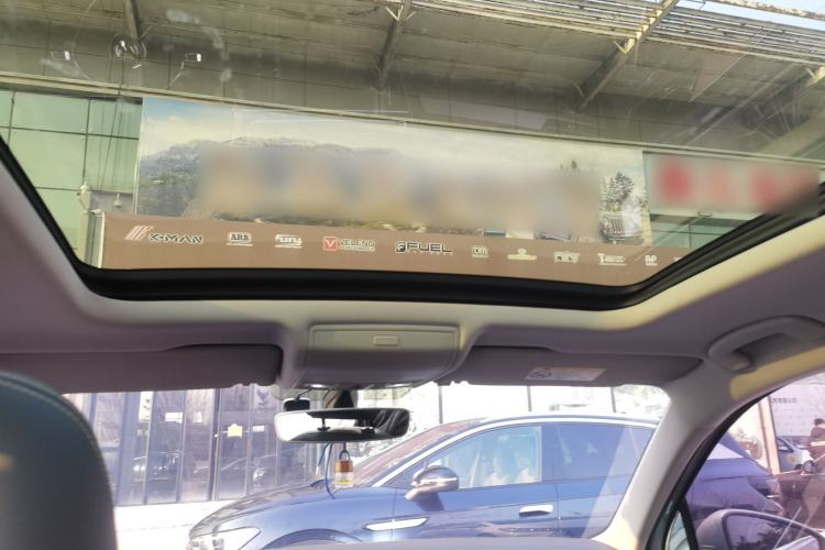 Used Volkswagen Tiguan L 2018 380TSI Automatic All-Wheel Drive Luxury Edition Headliner