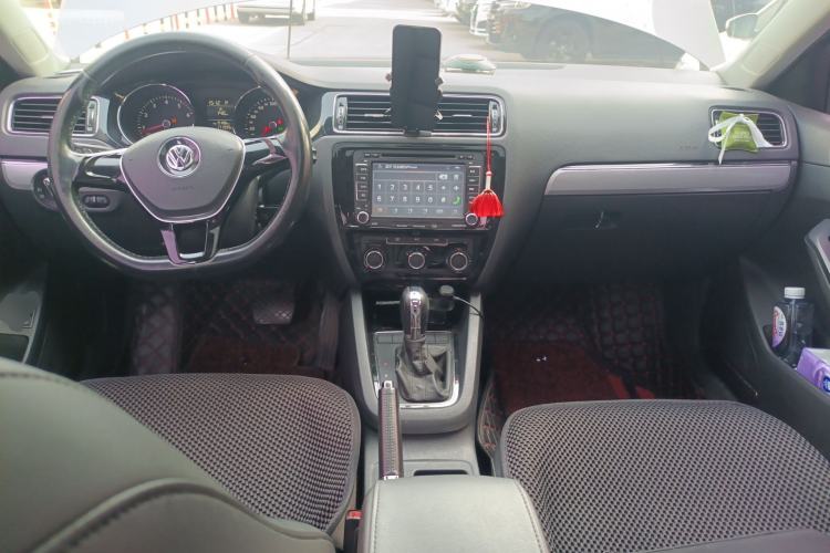 Used Volkswagen Sagitar 2015 1.6L Automatic Comfort Model
