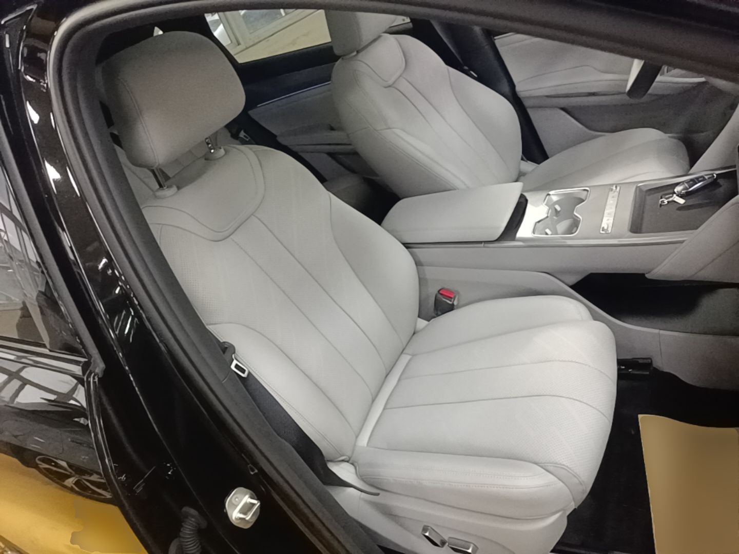 BYD Song Ultra EV 2026 Model DM-i 205KM Superior Edition — снимка 19