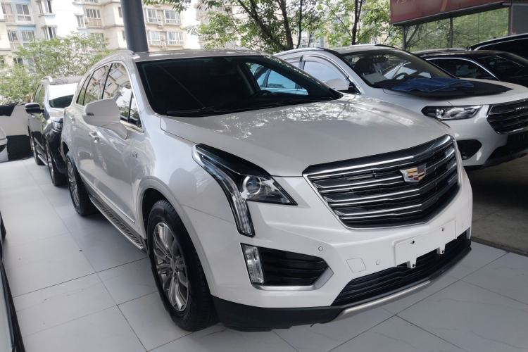 Used Cadillac XT5 2016 25T Luxury Model Front Right 45 Deg
