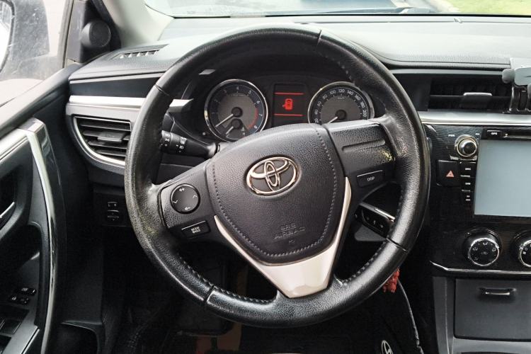 Used Toyota Corolla 2014 1.6L CVT GL-i Leather Edition Steering Wheel