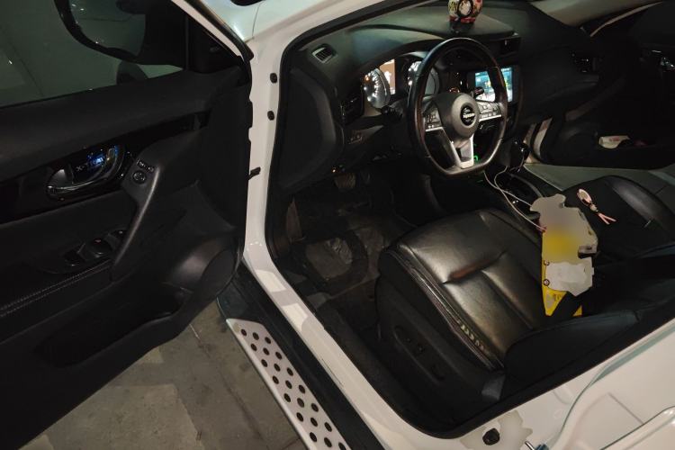 Used Nissan X-Trail 2020 2.0L XL ITS 3-Row CVT 2WD SmartConnect 7-Seater Comfort Edition Driver Seat