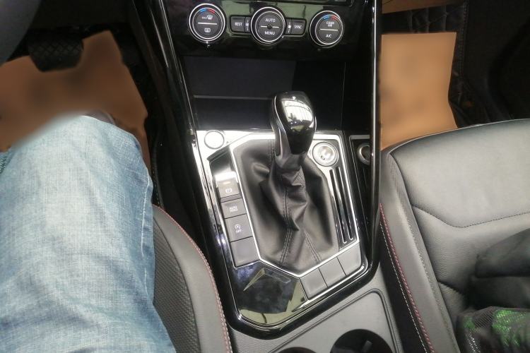 Used Volkswagen Tayron 2019 330TSI Two-Wheel-Drive Luxury Version China V Emission Standard