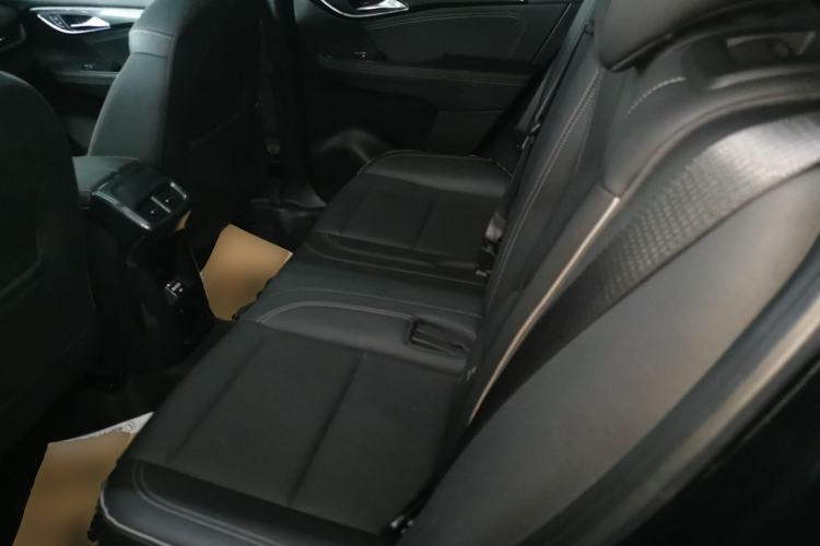 Used Buick Envision 2022 Facelift Encore S 652T Two-Wheel-Drive Luxury Model