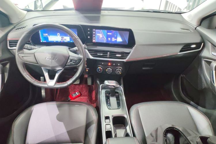 Used Chevrolet Trax 2022 Encore RS 1.5T CVT Cool Center Console