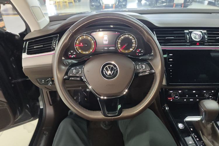 Used Volkswagen Phideon 2021 380TSI Luxury Edition
