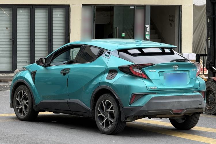 Used Toyota C-HR 2018 2.0L Luxury Sunroof Version China VI Standard