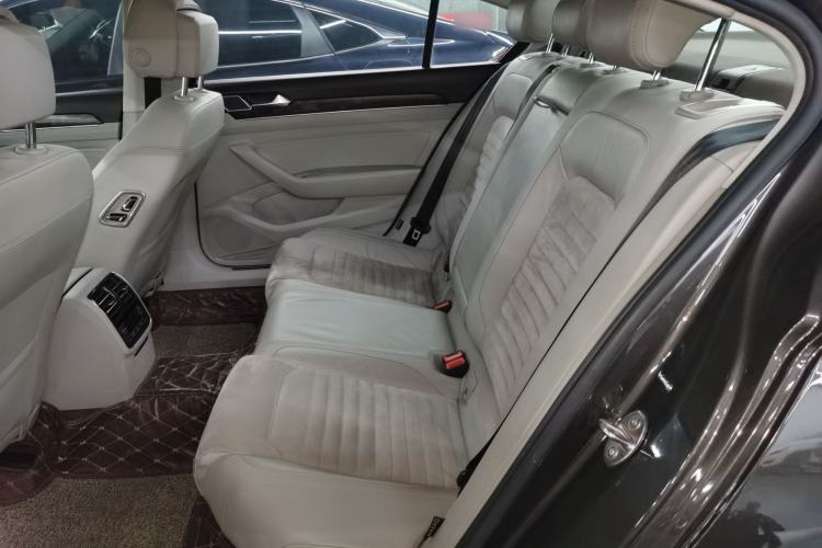 Used Volkswagen Magotan 2017 330TSI DSG Luxury Model
