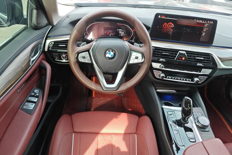 Used BMW 5 Series 2022 Second Facelift 530Li Luxury Edition Premium Package
