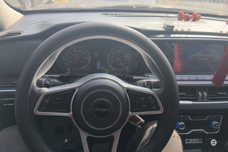 Used Zotye T600 Coupe 2017 1.5T Manual Luxury Model Center Console