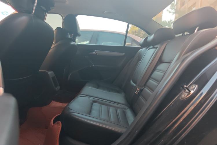 Used Volkswagen Lavida 2013 Revised Version 1.6L Automatic Luxury Edition Left Rear Seat