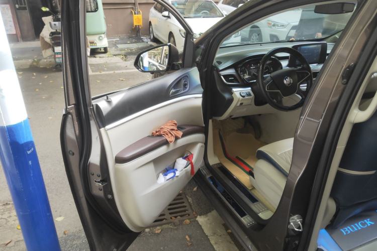 Used Buick GL8 2021 Land Cruiser Executive Class 652T Comfort Model
