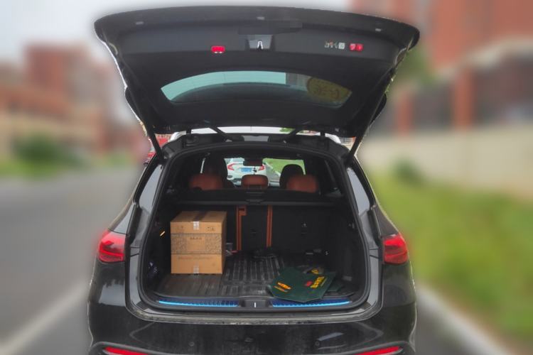 Used Mercedes-Benz GLC 2024 Facelifted GLC 260 L 4MATIC Luxury Version 5 Seats