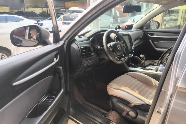 Used Brilliance V6 2018 1.5T Manual Elite Model Driver Seat