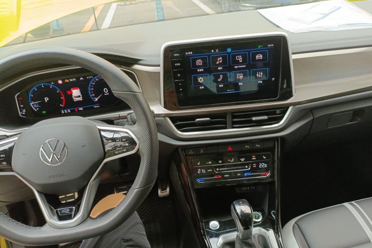 Used Volkswagen T-ROC 2023 300TSI DSG Two-Wheel Drive Starlight Edition Center Console