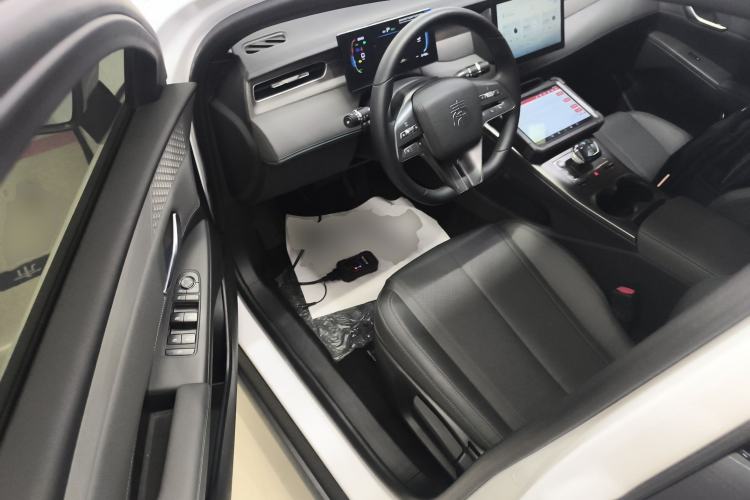 Used BYD Qin PLUS 2025 DM-i Smart Drive 55KM Leading Model Driver Seat