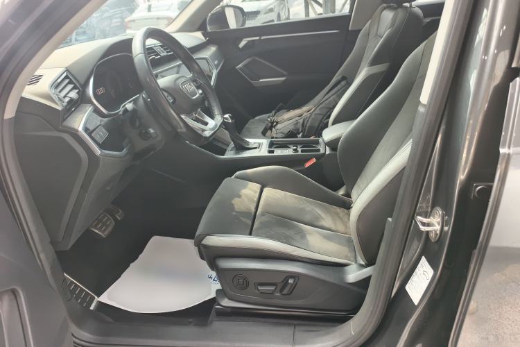 Used Audi Q3 2022 40 TFSI Fashion Dynamic Model
