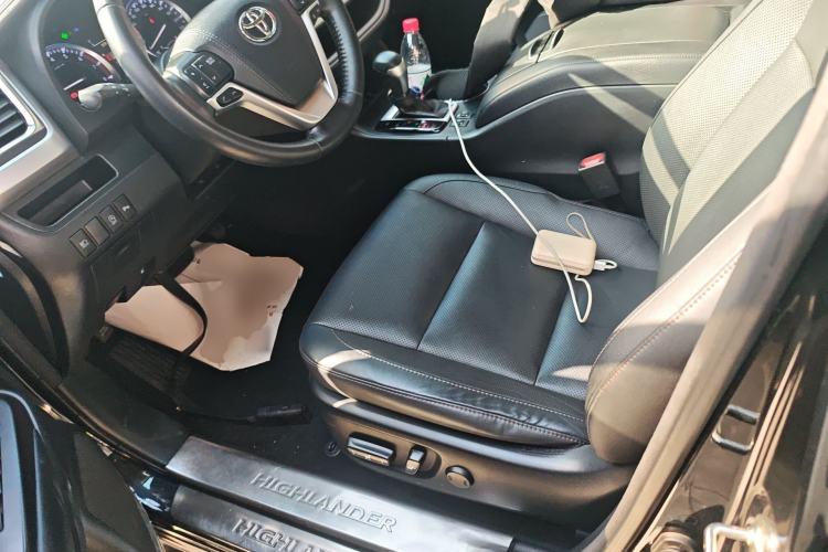 Used Toyota Highlander 2018 2.0T Four-Wheel Drive Luxury Edition 7 Seats China V Emission Standard