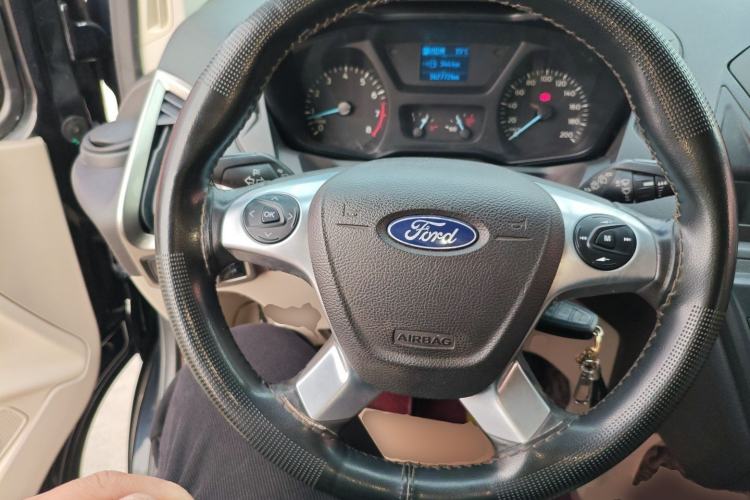 Used Ford Tourneo Custom 2017 2.0T Automatic Elite Edition Steering Wheel
