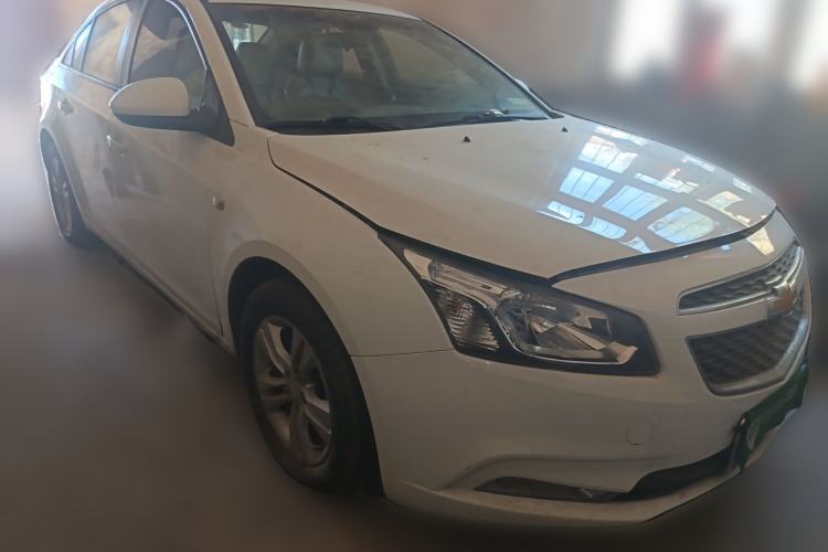 Used Chevrolet Cruze 2015 1.5L Classic SE AT Front Right 45 Deg