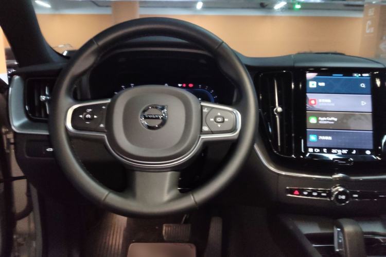 Used Volvo XC60 2025 B5 4x4 Smart Luxury Edition