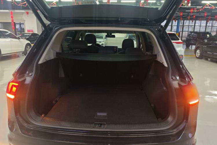 Used Volkswagen Tiguan L 2022 330TSI Automatic Two-Wheel Drive Smart Edition