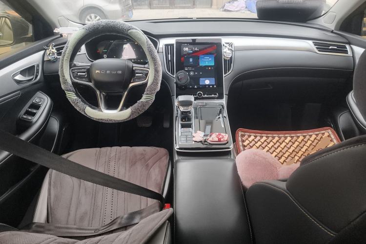 Used Roewe i6 MAX New Energy 2020 1.5T PHEV Cool & Stylish Skyroof Edition Center Console