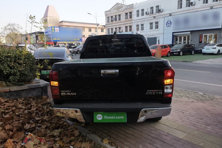 Used Isuzu D-MAX 2019 3.0T Four-Wheel Drive Automatic Ultra-Luxury Version 4JJ1-TC HI
