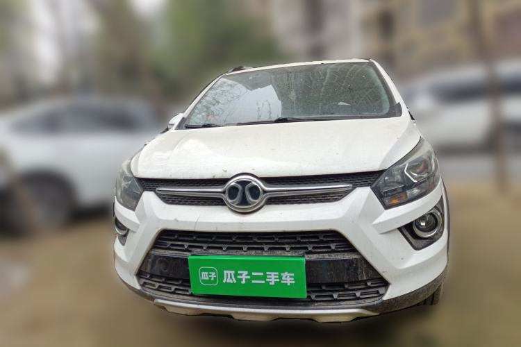 Used BAIC Senova X25 2015 1.5L manual Comfort trim level Exterior 1