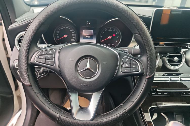 Used Mercedes-Benz GLC 2019 Facelift GLC 260 L 4MATIC Luxury Model

